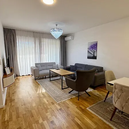 Aura, Apartamento Saraievo